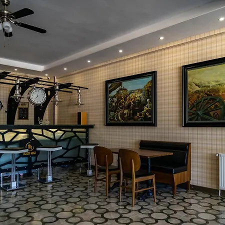 Maidos Suites Aparthotel