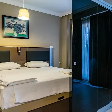 Maidos Suites