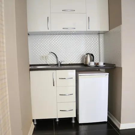 Maidos Suites 3*